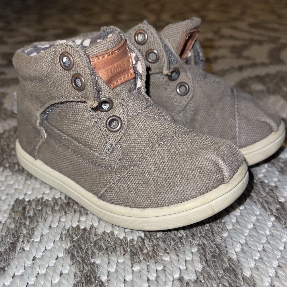 TOMS Baby  Canvas Boots, 5